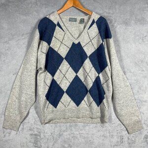Lord & Taylor Mens XL 100% Lambs wool VNeck Grey Blue Argyle Sweater